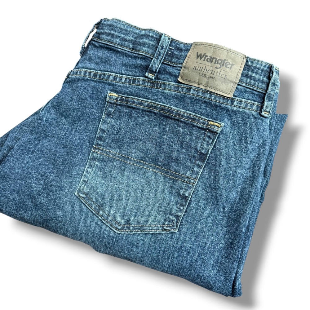 Wrangler‎ Authentics Mens Blue Denim Jeans 44x32 Relaxed Fit Cotton Blend FLAWED